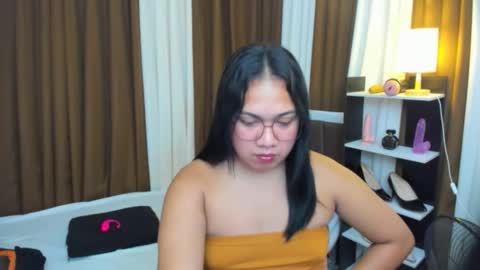 Snapshot of tsuncutkaren chatting on October 11, 7:13 am Karen Oquio online show from October 11, 7:13 am