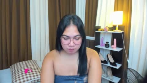 Snapshot of tsuncutkaren chatting on October 2, 6:01 am Karen Oquio online show from October 2, 6:01 am