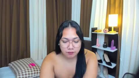 Snapshot of tsuncutkaren chatting on September 29, 6:40 pm Karen Oquio online show from September 29, 6:40 pm