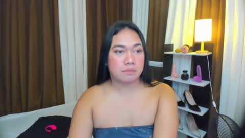 Snapshot of tsuncutkaren chatting on October 9, 5:24 am Karen Oquio online show from October 9, 5:24 am
