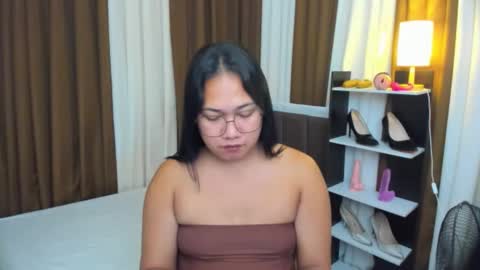 Snapshot of tsuncutkaren chatting on September 26, 7:33 pm Karen Oquio online show from September 26, 7:33 pm