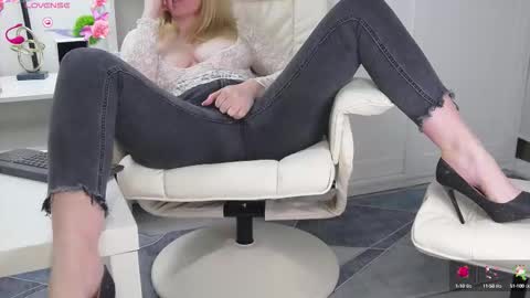 Anna online show from October 15, 5:22 am