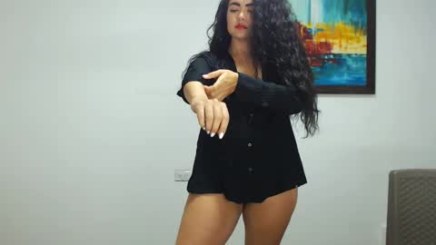 Snapshot of tuti_sex chatting on February 6, 2:44 am tuti online show from February 6, 2:44 am