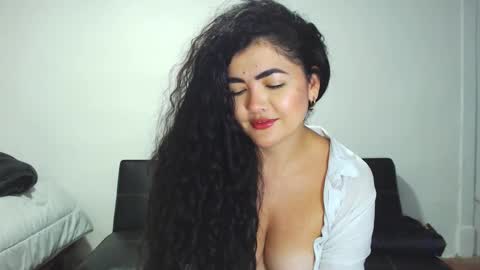Snapshot of tuti_sex chatting on September 29, 2:32 am tuti online show from September 29, 2:32 am