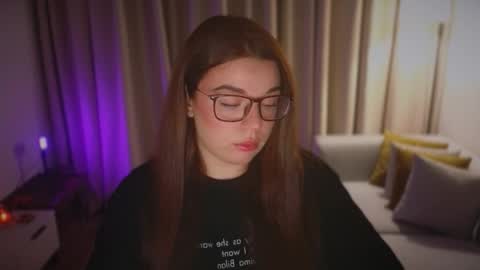 Ariana online show from March 1, 8:35 pm