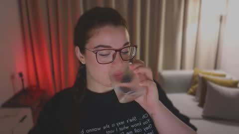 Ariana online show from March 2, 9:21 pm