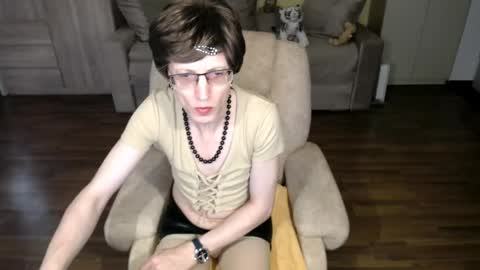 Clementine online show from June 1, 6:04 am