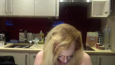 Tvickyviktoria online show from March 12, 9:07 pm