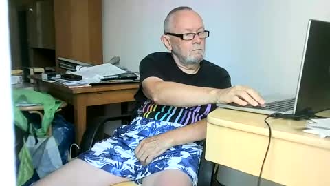 Andy online show from July 15, 2:33 pm