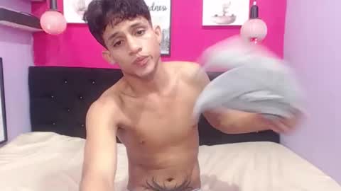 paulo sexy bigcock hot online show from April 7, 6:54 pm