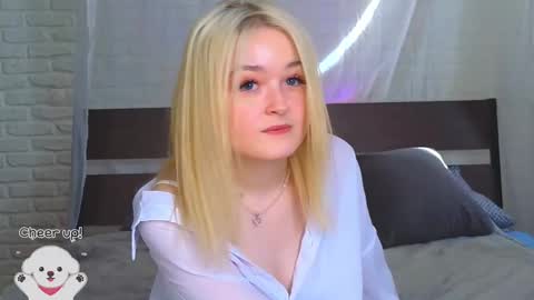 twinklefluff online show from March 7, 10:35 am