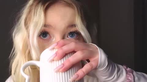 twinklefluff online show from January 11, 5:08 pm