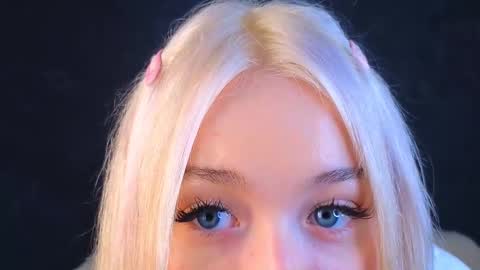 twinklefluff online show from March 11, 10:40 am