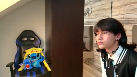 twinslovers_ online show from January 7, 3:33 am