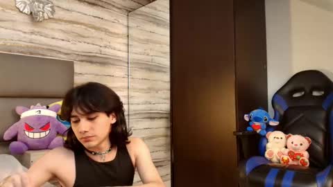 twinslovers_ online show from February 6, 7:12 am