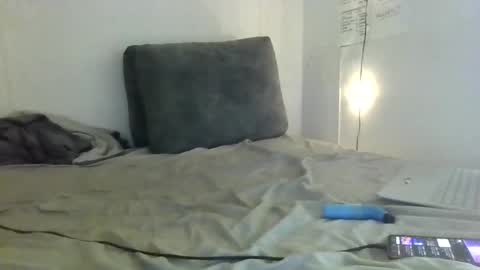 Snapshot of twizzytoxic22 chatting on October 4, 7:33 pm twizzytoxic22 online show from October 4, 7:33 pm