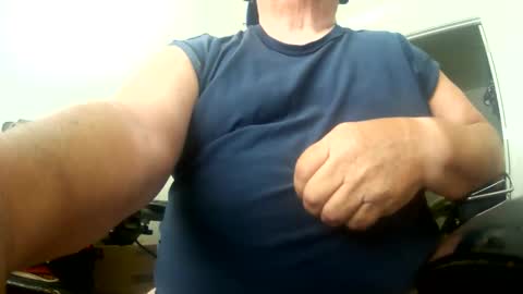 two_wheels_two_balls online show from May 28, 7:01 pm