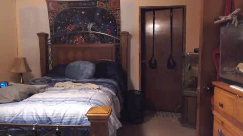 Snapshot of twocumkerry chatting on March 10, 7:33 am twocumkerry online show from March 10, 7:33 am