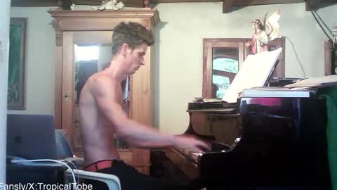 TobeBritta online show from February 14, 9:06 pm