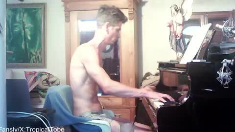 TobeBritta online show from March 23, 8:03 pm