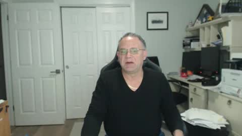 Twopeopleinlove online show from January 7, 11:37 am