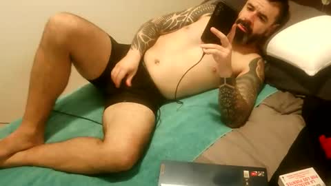 Snapshot of txalkan6060 chatting on October 5, 11:23 pm txalkan6060 online show from October 5, 11:23 pm