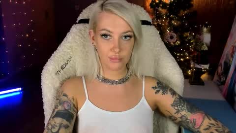 Miley online show from January 18, 2:04 pm