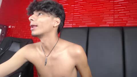 tyler_wolf_1 online show from October 10, 12:55 pm
