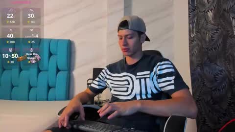 Snapshot of tylercold_x chatting on October 20, 11:48 am Tyler online show from October 20, 11:48 am