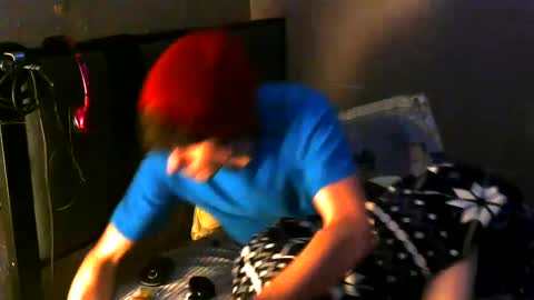 Tyler online show from December 3, 2:33 pm