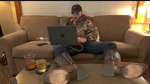 Snapshot of tylerlogan813 chatting on September 10, 4:02 am TylerLogan813 online show from September 10, 4:02 am