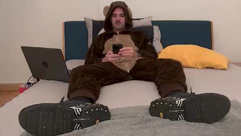 Snapshot of tylerlogan813 chatting on October 7, 4:47 pm TylerLogan813 online show from October 7, 4:47 pm