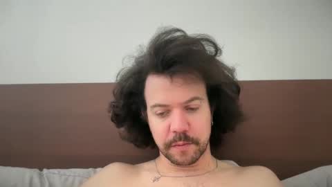 Tyleruzi online show from February 6, 4:36 pm