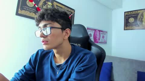 Snapshot of tylerwhiite_ chatting on February 11, 5:58 am online show from February 11, 5:58 am