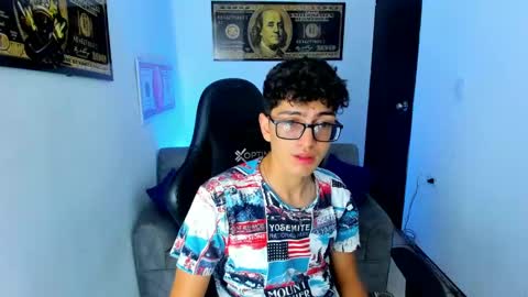 Snapshot of tylerwhiite_ chatting on February 28, 3:04 am online show from February 28, 3:04 am