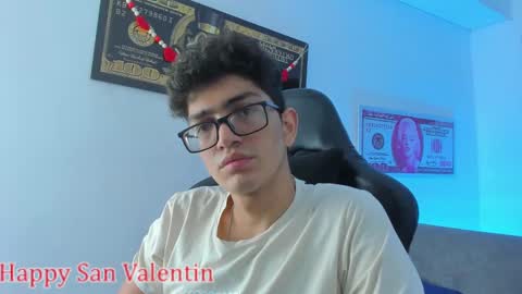 Snapshot of tylerwhiite_ chatting on February 14, 9:56 am online show from February 14, 9:56 am