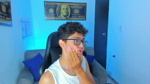 Snapshot of tylerwhiite_ chatting on February 16, 9:59 am online show from February 16, 9:59 am
