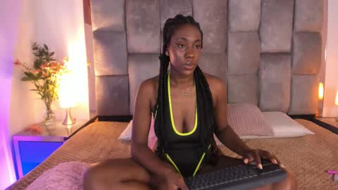 TYRA   online show from March 12, 12:31 pm