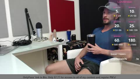 Snapshot of tyronemattias chatting on February 28, 11:12 pm Tyrone Mattias online show from February 28, 11:12 pm