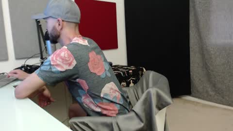 Snapshot of tyronemattias chatting on February 15, 11:14 pm Tyrone Mattias online show from February 15, 11:14 pm