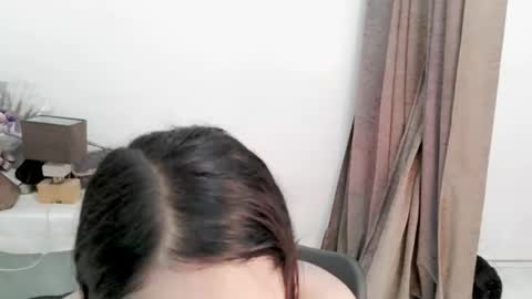 Snapshot of ube_halaya chatting on October 19, 6:40 am Rona online show from October 19, 6:40 am