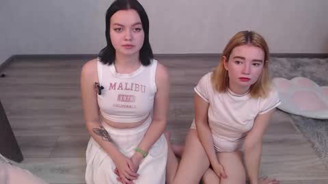 Snapshot of uki_meow246 chatting on October 24, 7:03 pm Uki online show from October 24, 7:03 pm