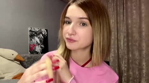 Vikki online show from December 2, 5:44 pm