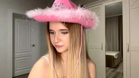 Vikki online show from December 5, 5:55 pm