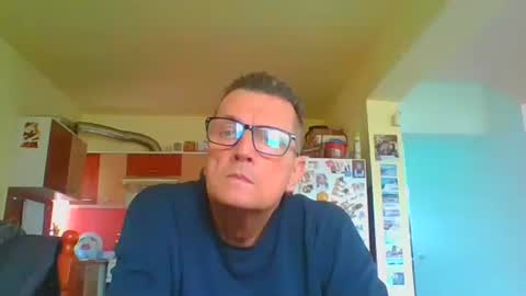ulmeni4 online show from May 18, 12:22 pm