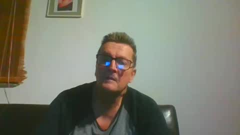 Snapshot of ulmeni4 chatting on December 29, 11:29 pm ulmeni4 online show from December 29, 11:29 pm