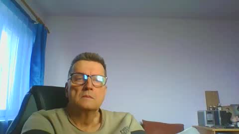 Snapshot of ulmeni4 chatting on January 23, 9:18 am ulmeni4 online show from January 23, 9:18 am