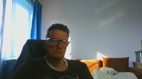 ulmeni4 online show from June 3, 3:28 pm