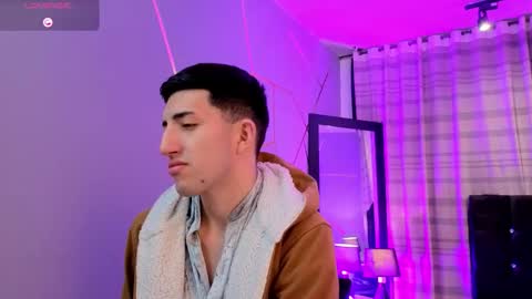 un_sluttyy online show from December 16, 11:38 am