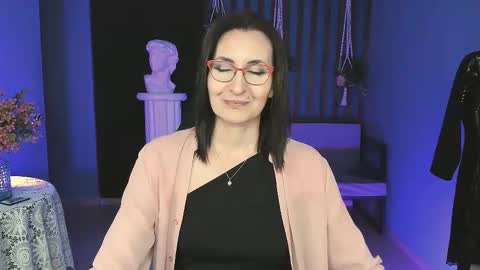 UnaTera online show from October 13, 9:33 am